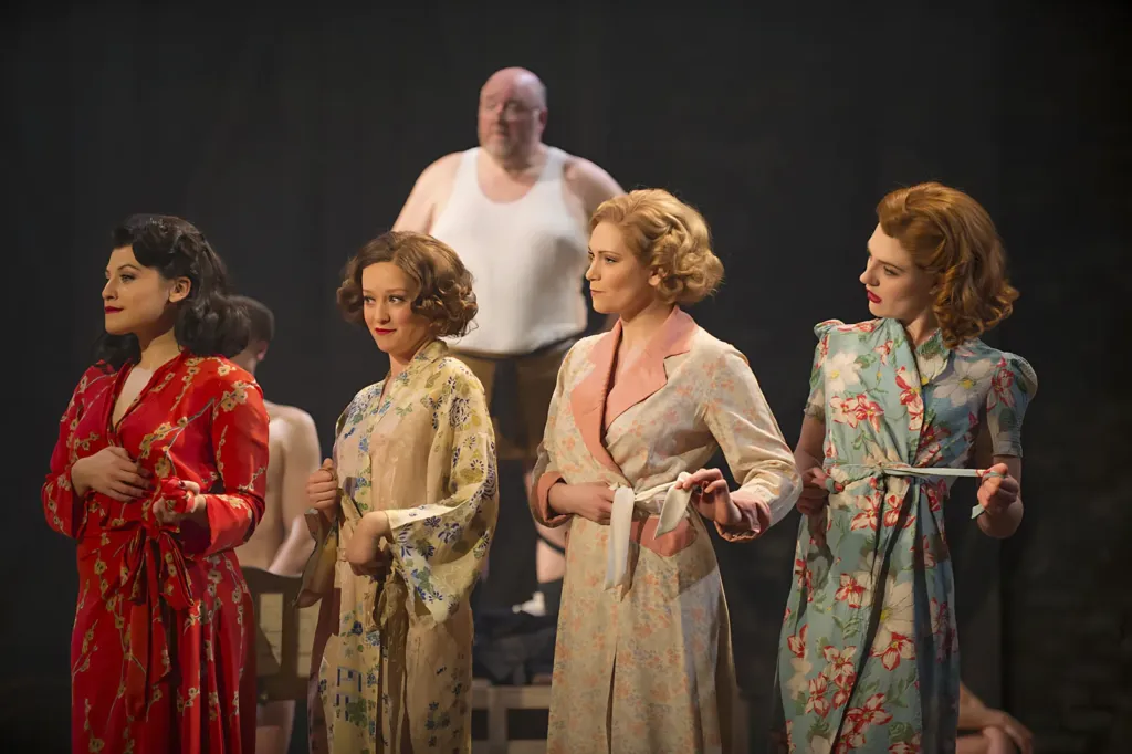 Mrs Henderson Presents production still